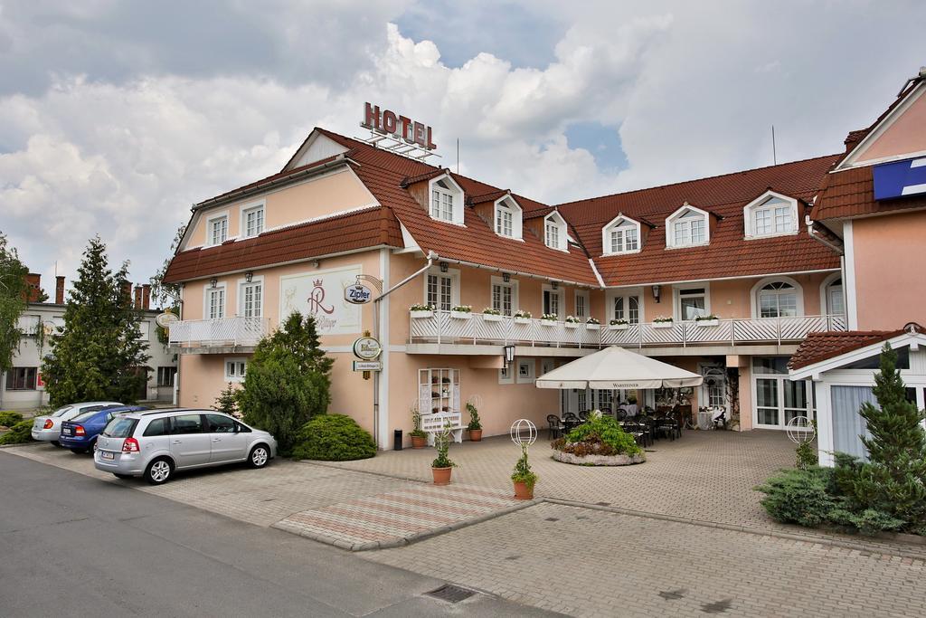 Hotel Rittinger Bonyhád Екстериор снимка